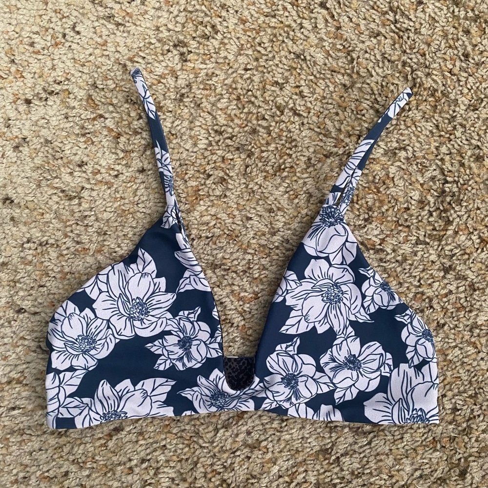 ❌SOLD❌ Acacia | Na Pali Top in Blue Magnolia